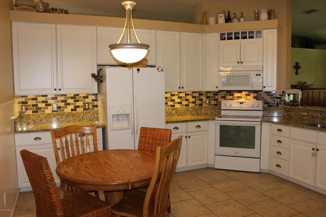 Photo of 408 CRESCENT POND