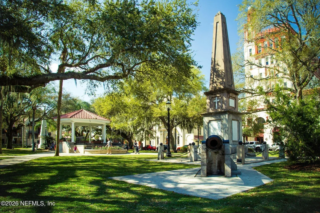 Photo of 4 ST. ANDREWS Court
