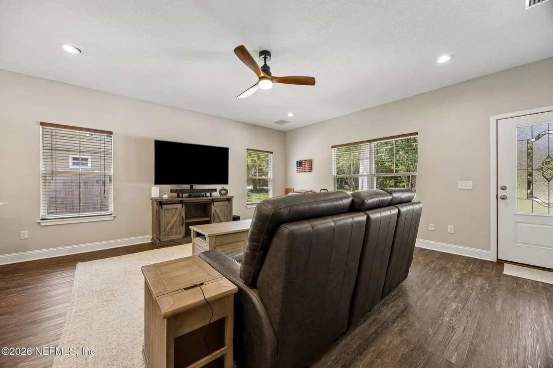 Photo of 9922 BRADLEY Road