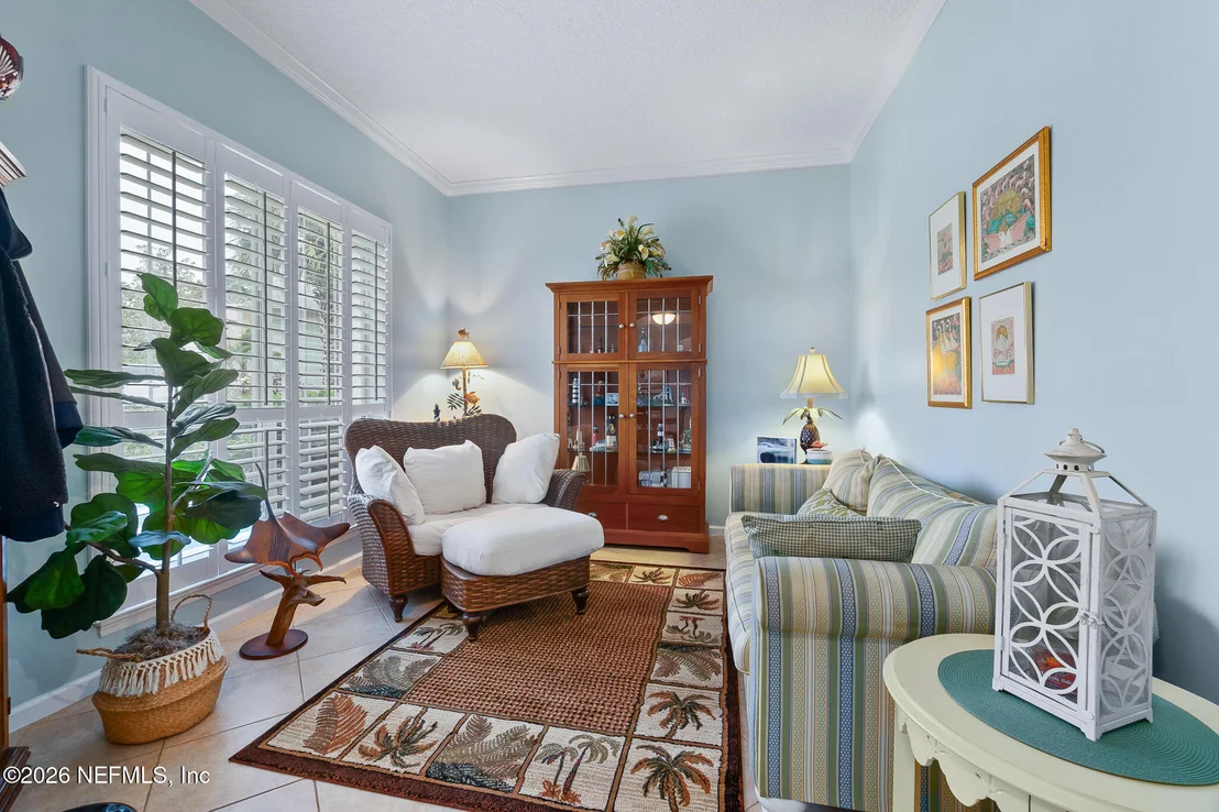 Photo of 376 VALVERDE Lane