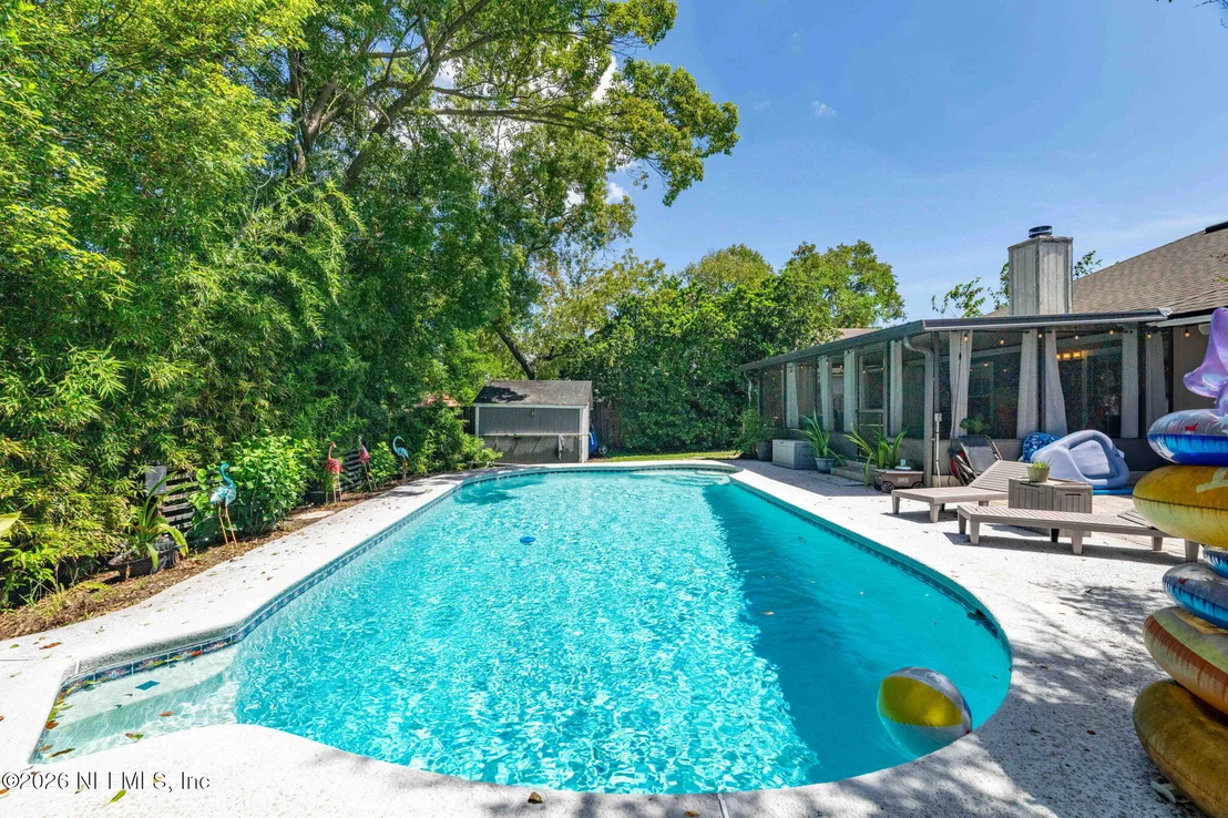 Photo of 8078 MACNAUGHTON Drive