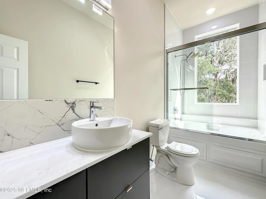 Photo of 5765 HECKSCHER Drive