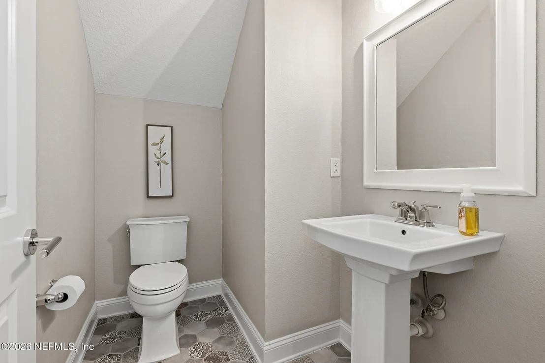 Photo of 27 SAINT BARTS Avenue