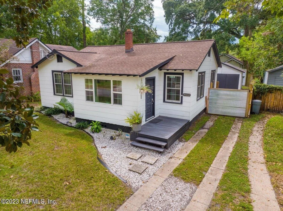 Photo of 4632 CRESCENT Street