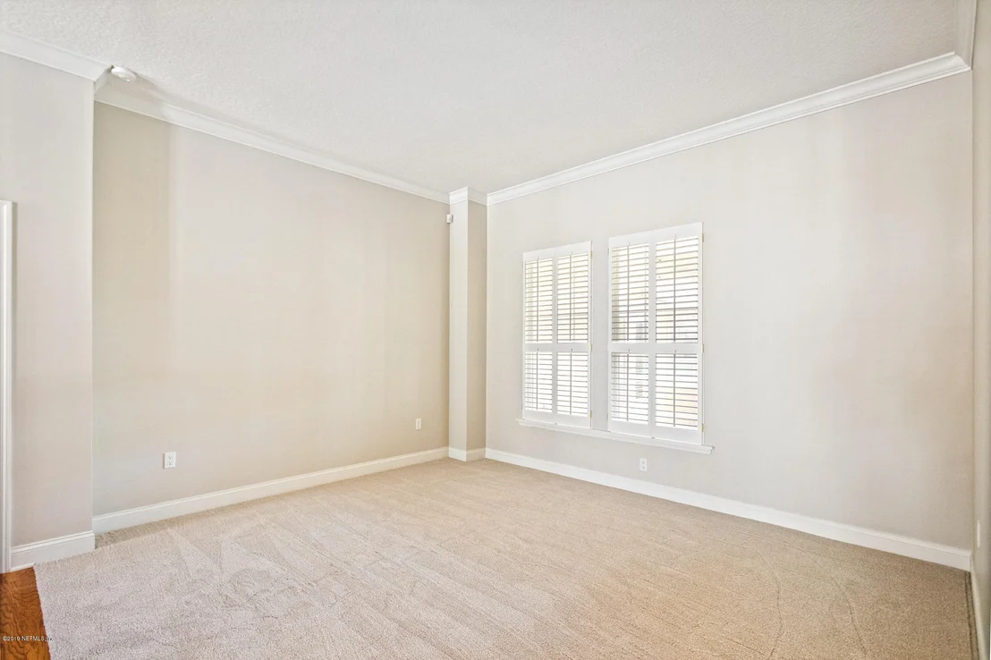 Photo of 821 EAGLE POINT Drive