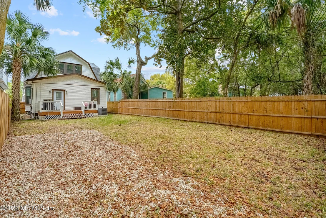 Photo of 1217 WALNUT Street