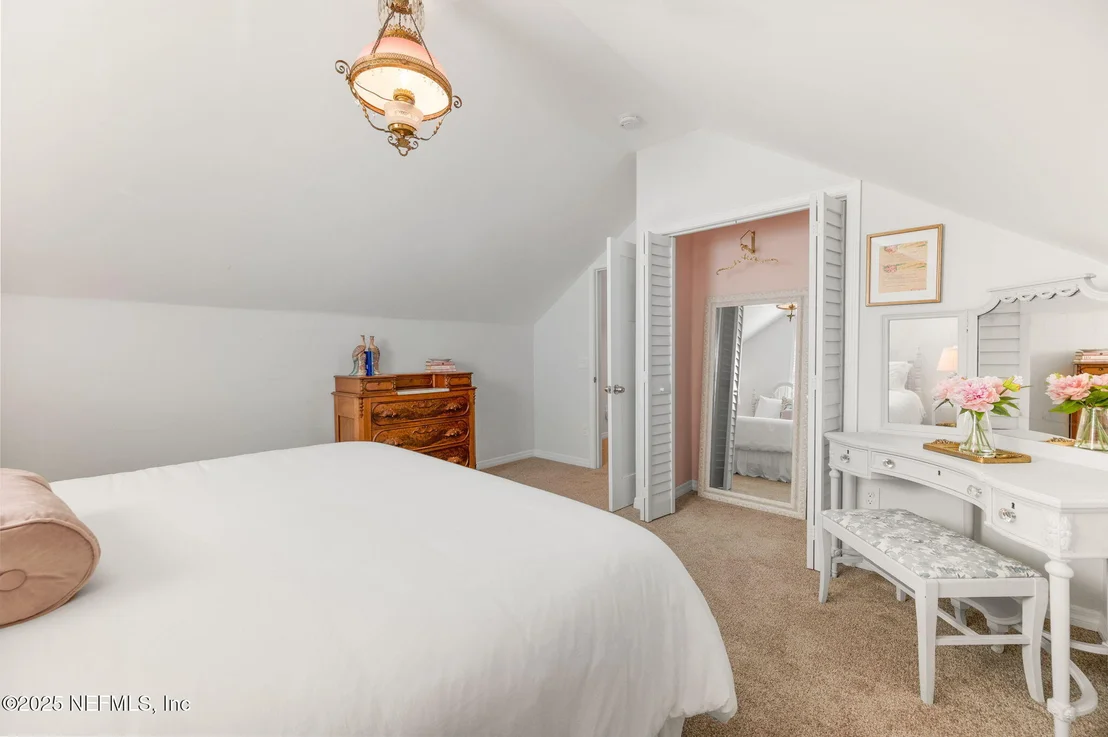 Photo of 42 MAGNOLIA Avenue