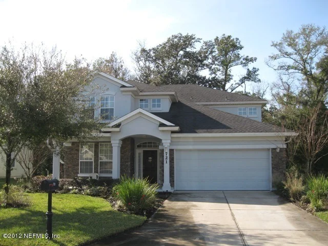 Photo of 721 SPRUCE PINE
