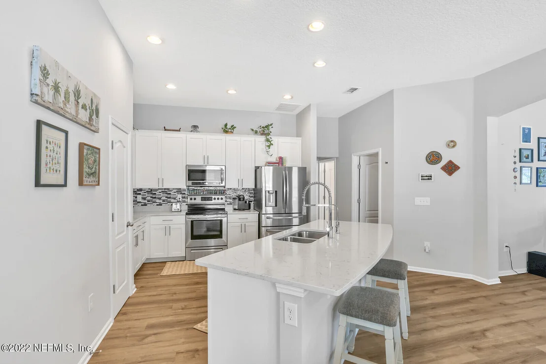Photo of 707 SEVILLE Parkway
