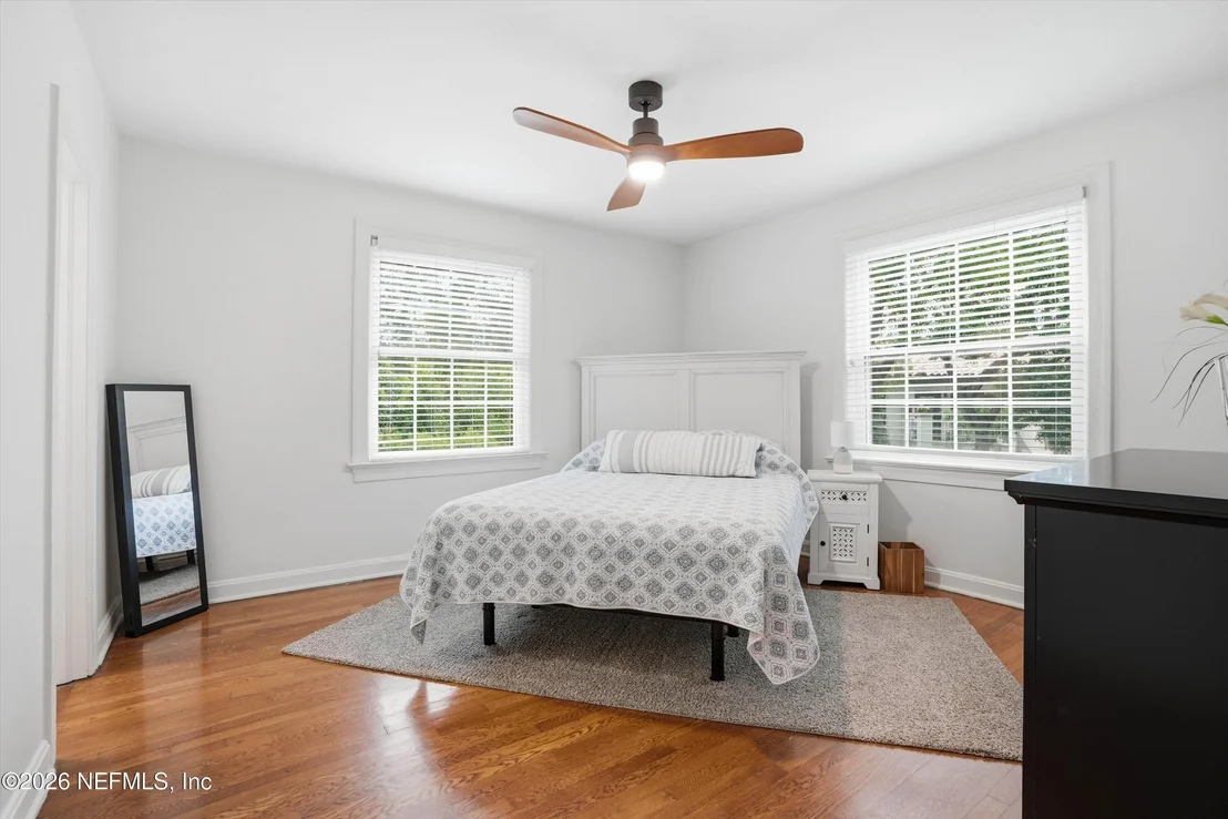 Photo of 1841 RIVER Road