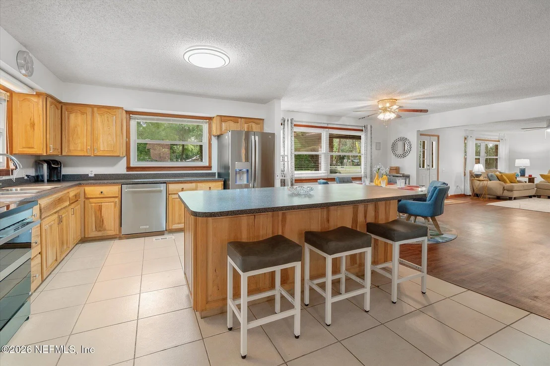 Photo of 500 WALNUT Street