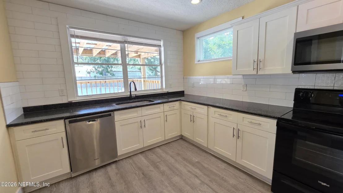 Photo of 9049 JACKSON Avenue