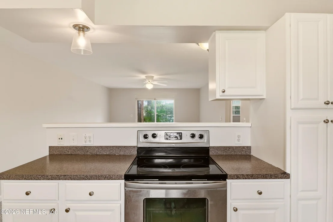 Photo of Unit 5A at 22 COMARES Avenue