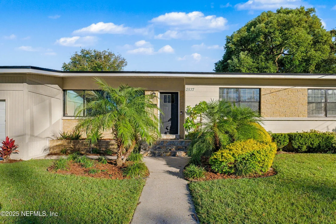 Photo of 2537 BUTTONWOOD Drive