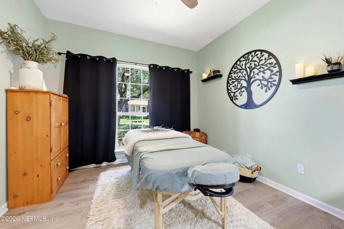 Photo of 1843 COMMODORE POINT Drive