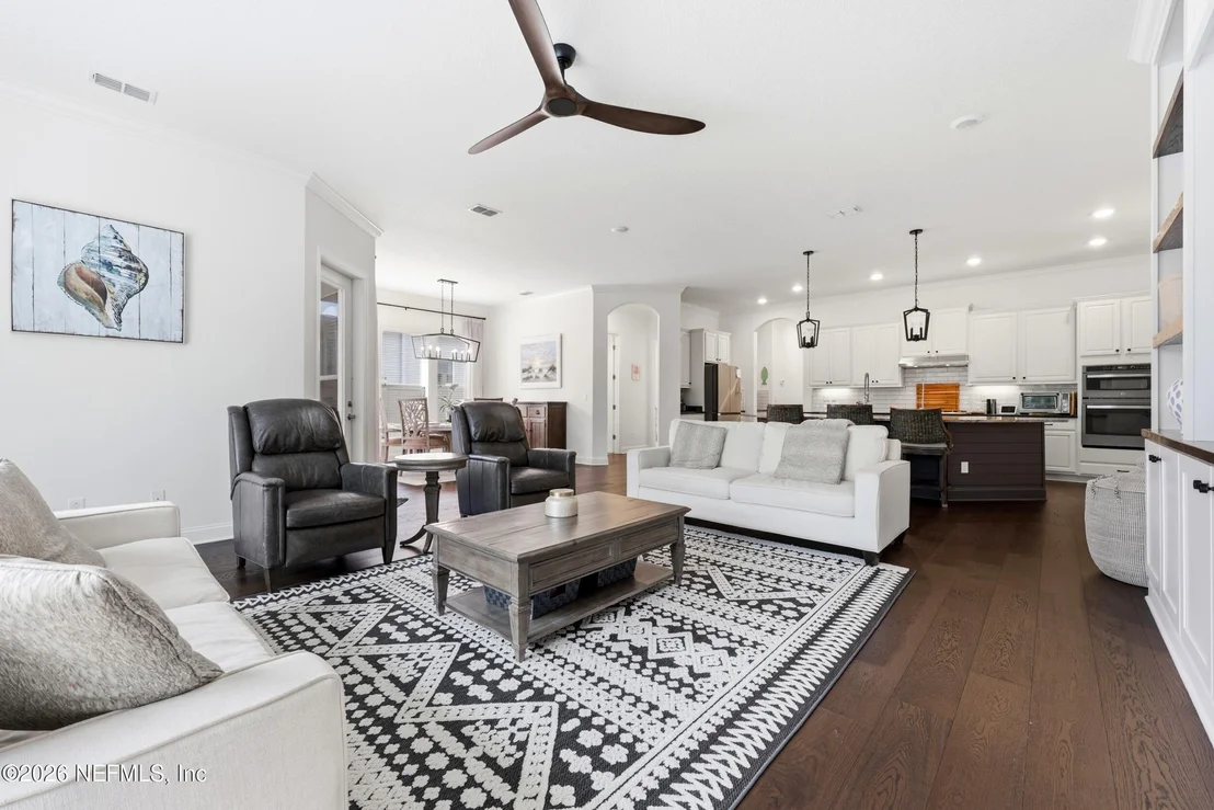 Photo of 383 MEDIO Drive