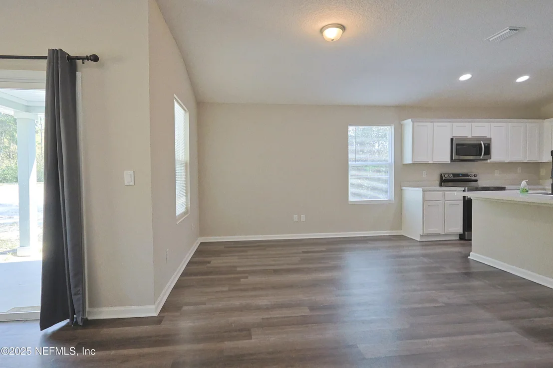 Photo of 52 PEPPERMINT Avenue