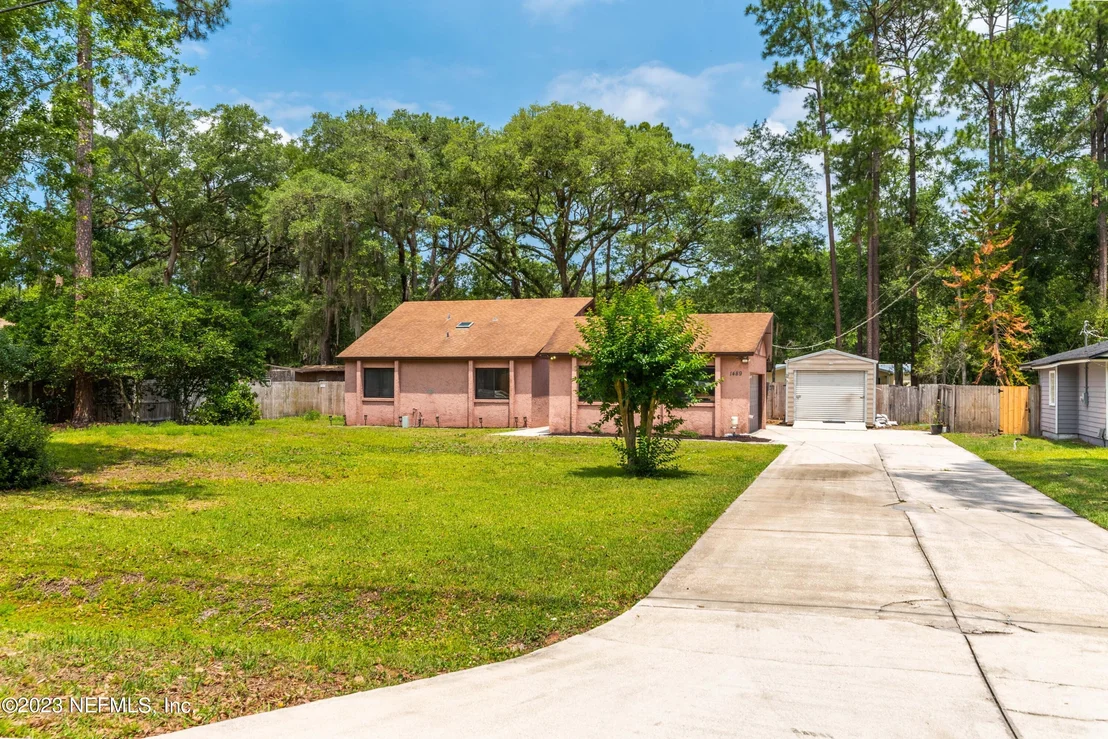Photo of 1489 SATSUMA Road