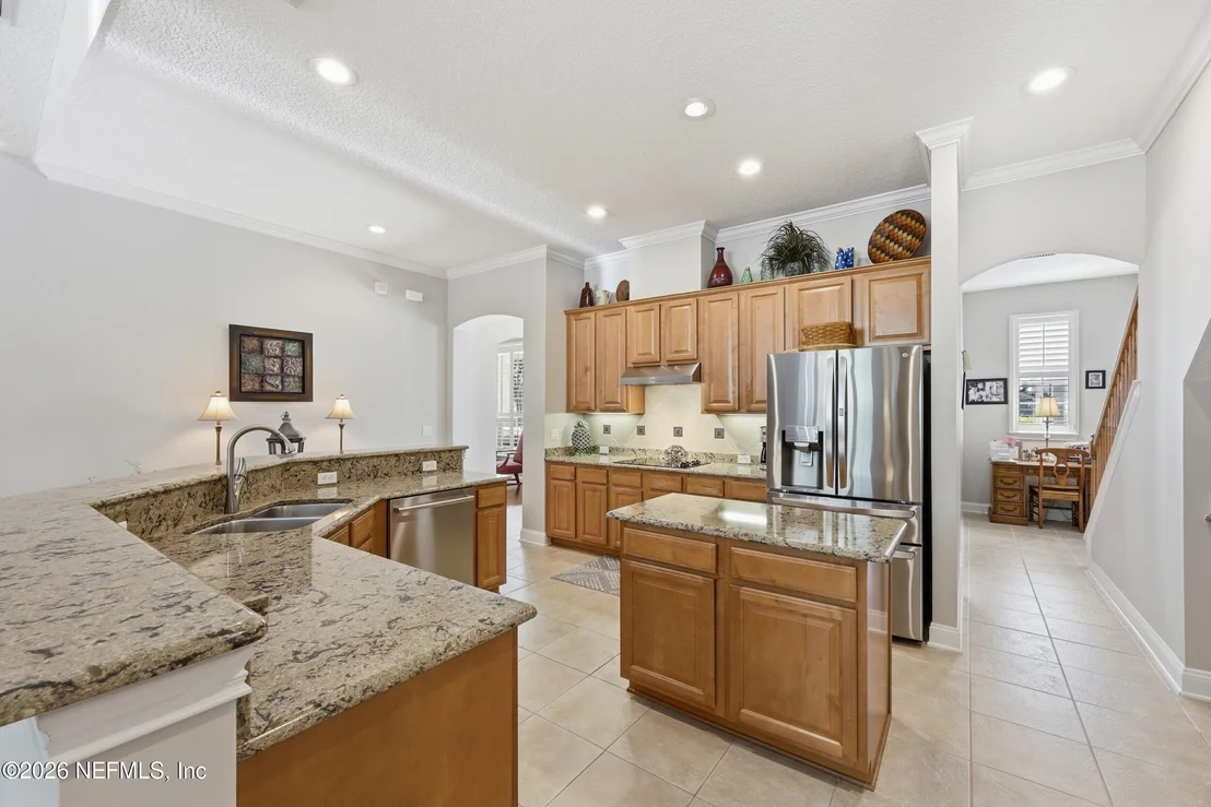 Photo of 376 N LOMBARDY Loop