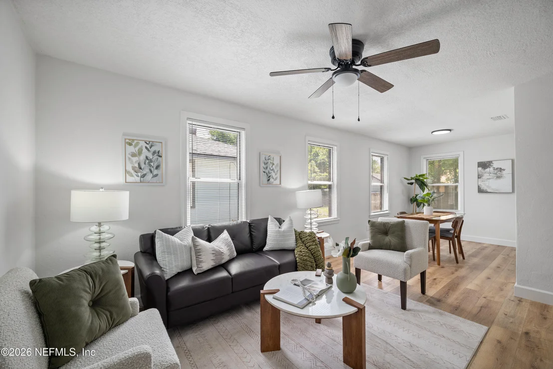 Photo of 4560 CRESCENT Street