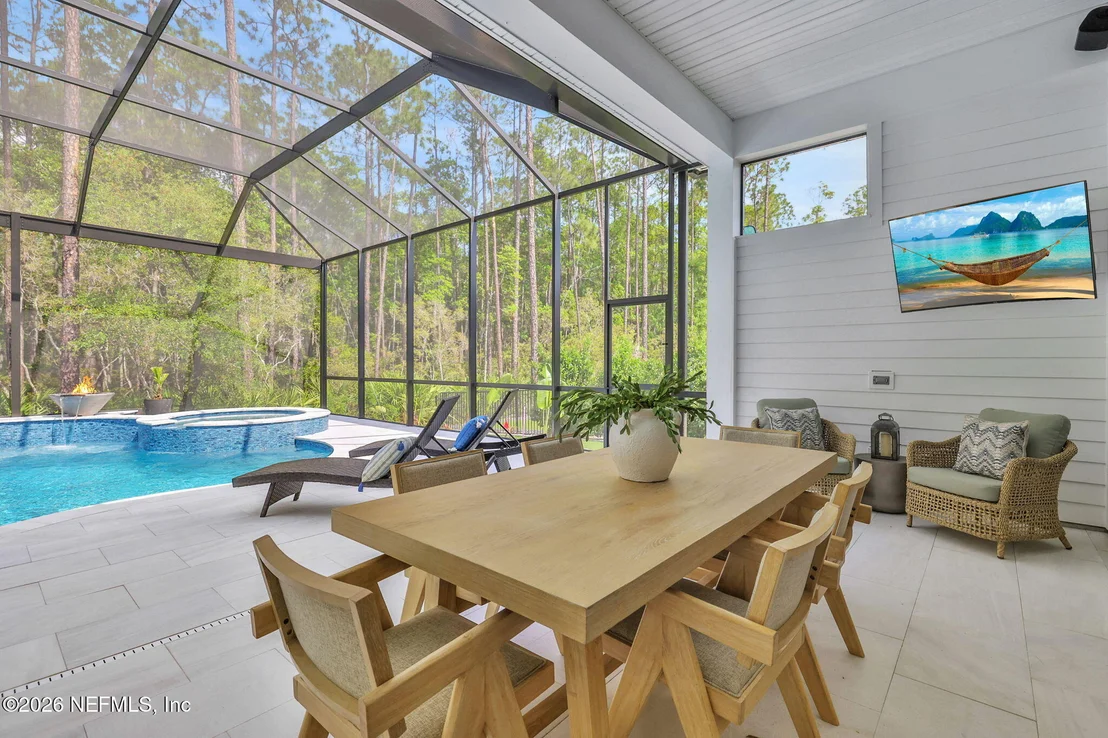 Photo of 446 PALM CREST Drive