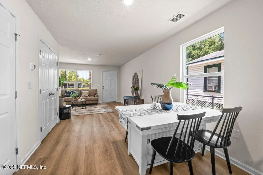 Photo of 1998 BALDWIN Street