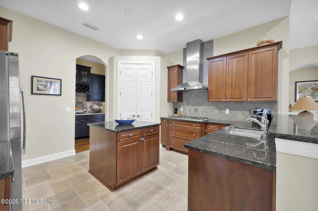 Photo of 549 SEBASTIAN Square