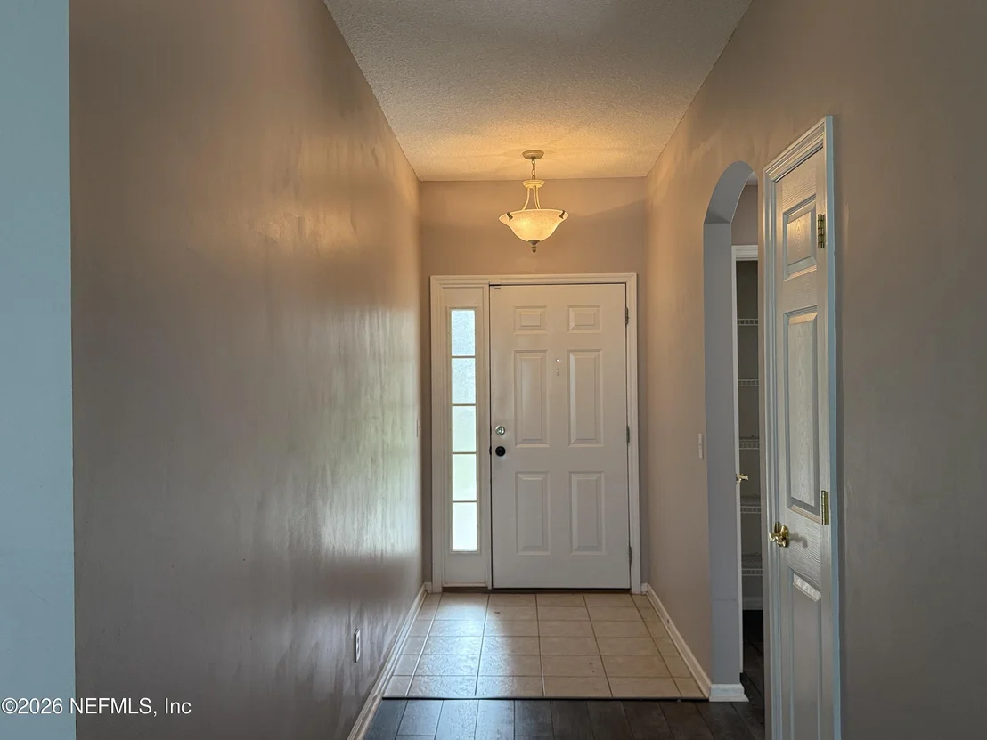Photo of 1884 LAKE FOREST Lane