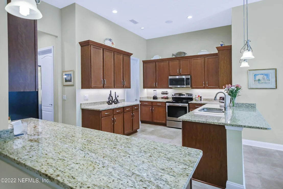Photo of 1616 SUGAR LOAF Lane