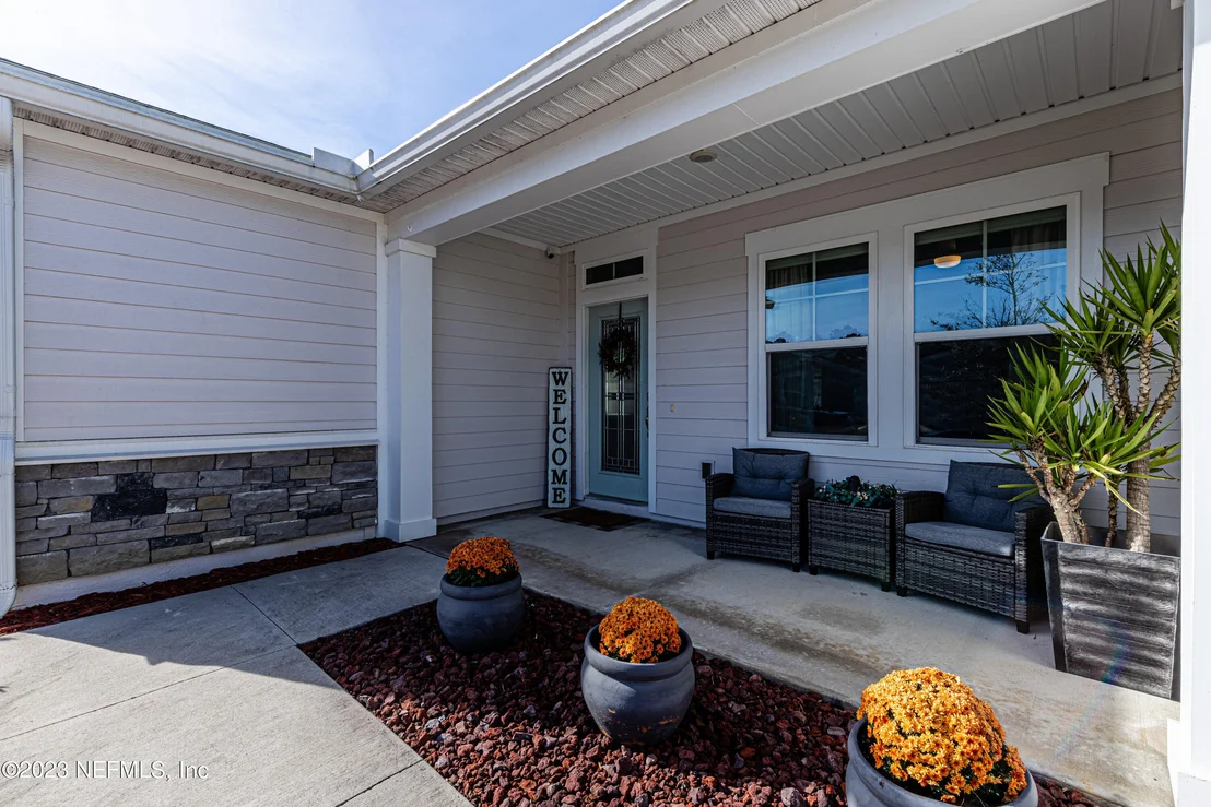 Photo of Unit 6 at 12056 BRIDGEHAMPTON Road