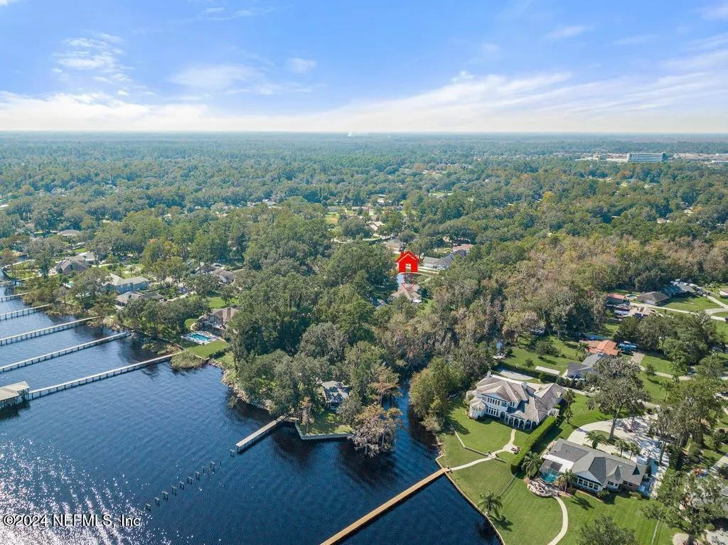 Photo of 413 RIVER BIRCH Lane