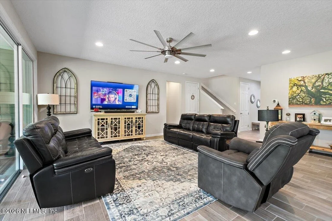 Photo of 159 EVENSHADE Way