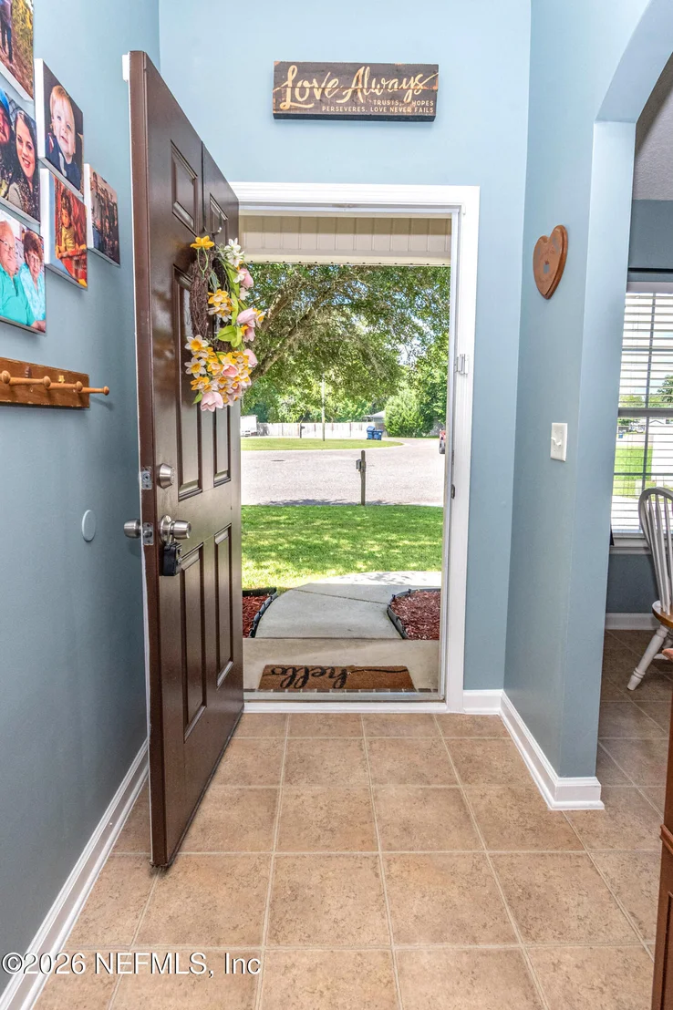 Photo of 431 THOMAS Court