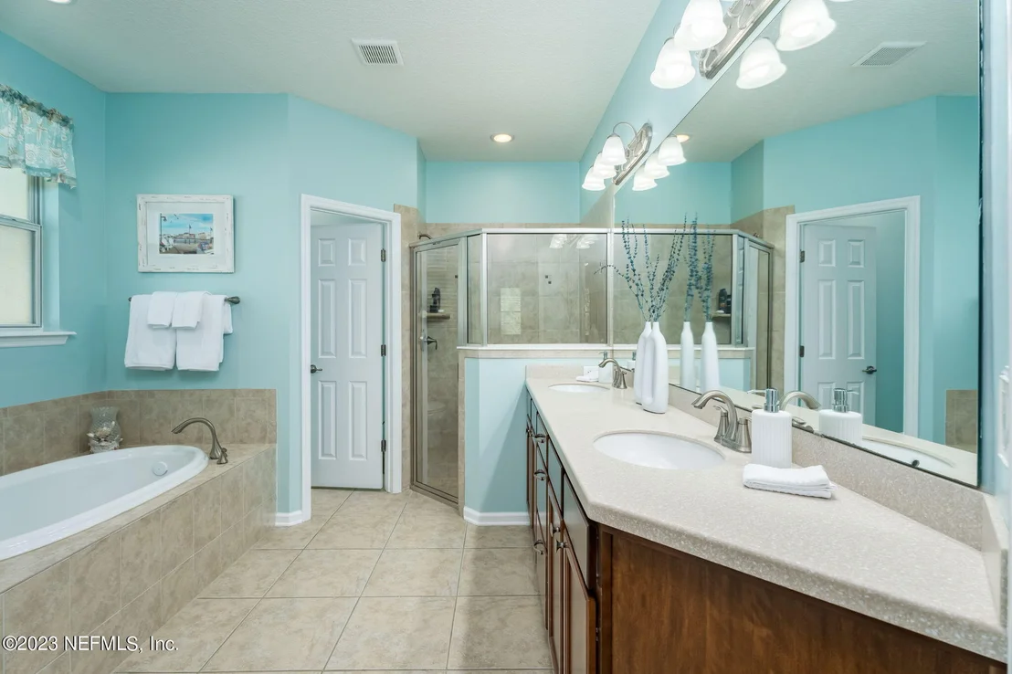 Photo of 548 SADDLESTONE Drive