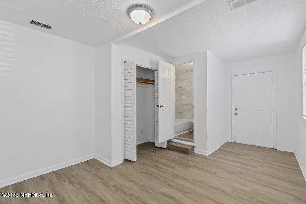 Photo of 2864 LEONID Road