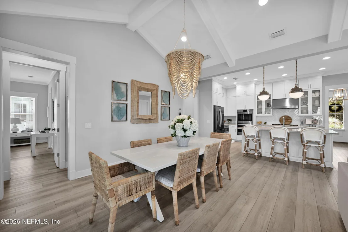 Photo of 472 RIDGEWAY Road