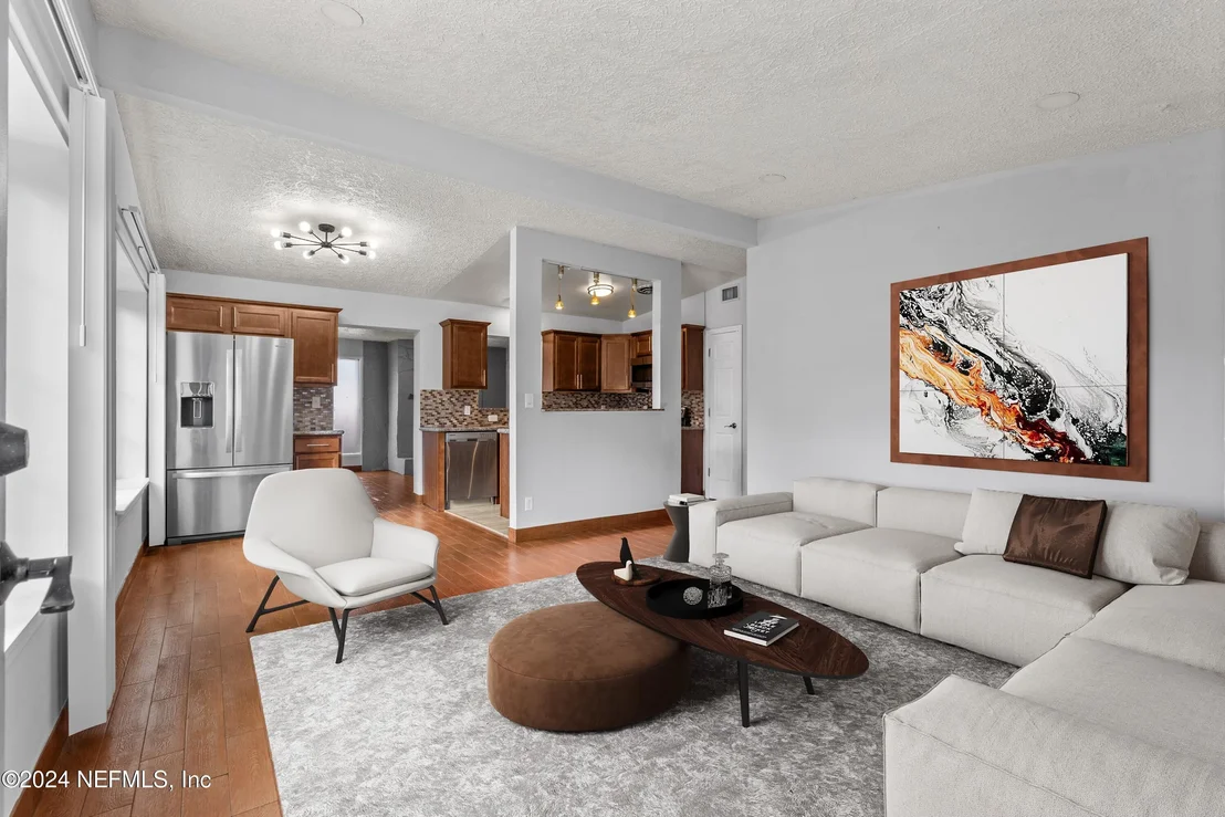 Photo of 1736 LOUVRE Drive