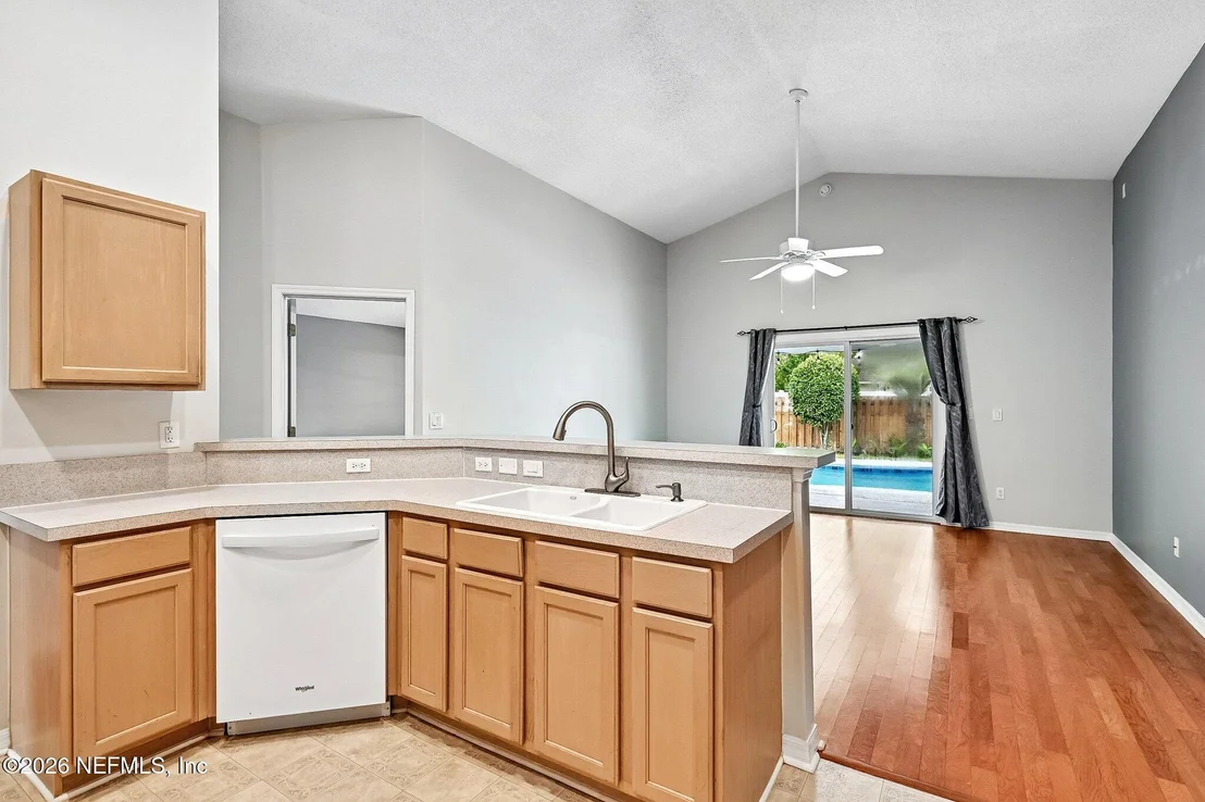 Photo of 912 BUTTERCUP Drive