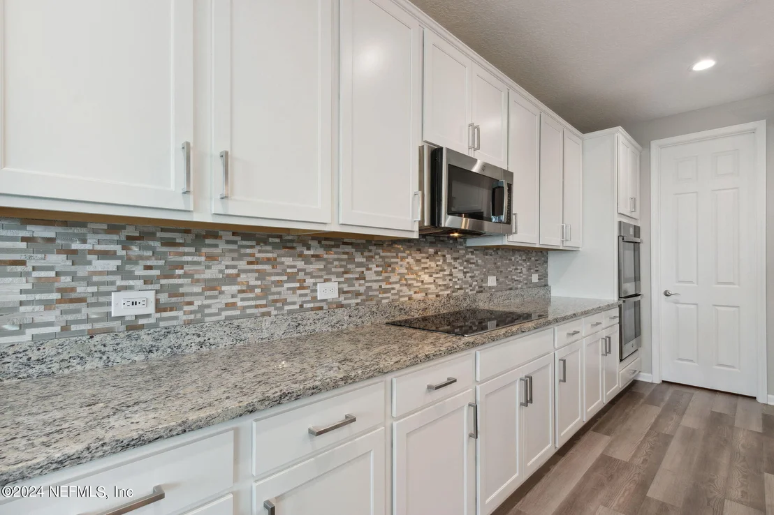 Photo of 85475 FALL RIVER Parkway