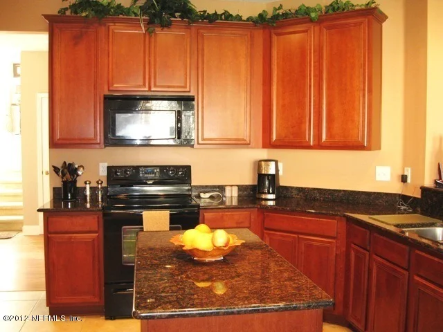 Photo of 721 SPRUCE PINE