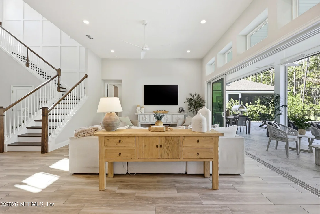 Photo of 351 PALM CREST Drive