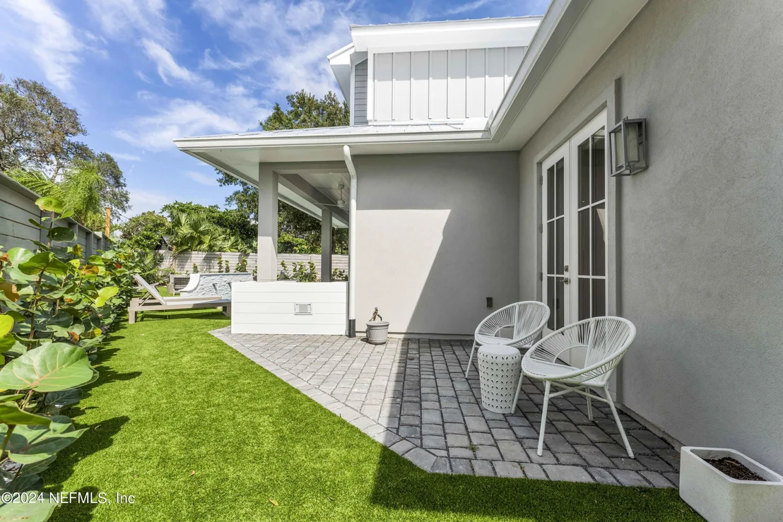 Photo of 469 GOLF VIEW Circle