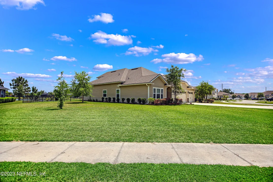 Photo of 140 CEDARSTONE Way