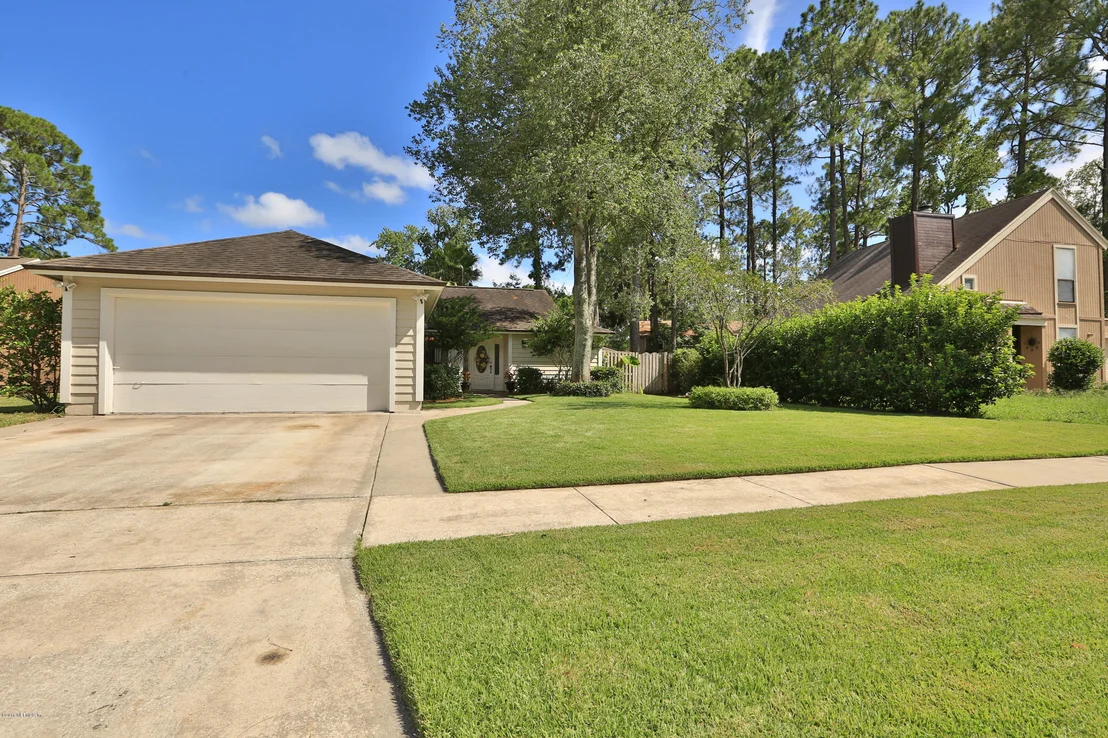 Photo of 4340 QUEENSWAY Drive