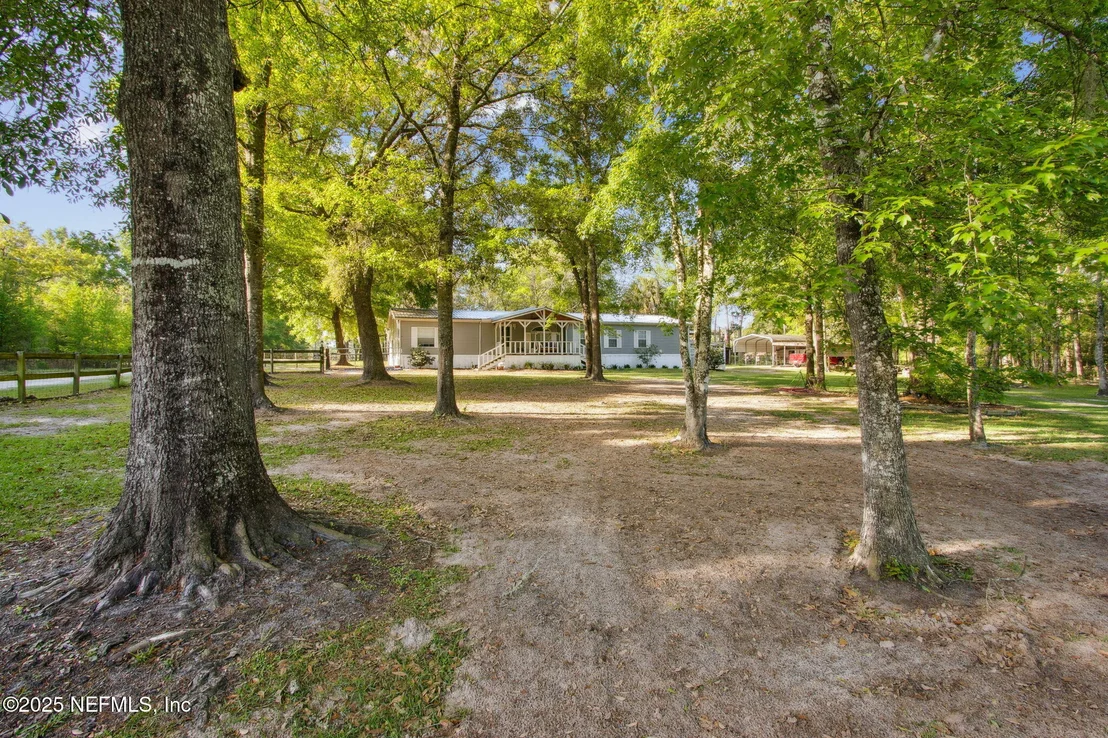 Photo of 812 JONATHAN Road