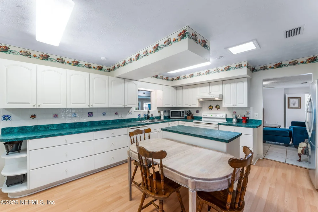 Photo of 7307 MAPLE TREE Drive