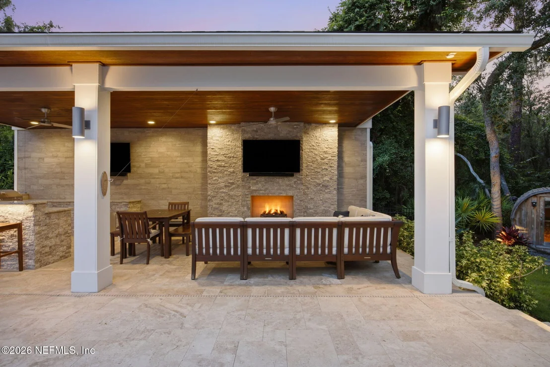 Photo of 122 SENORA Court