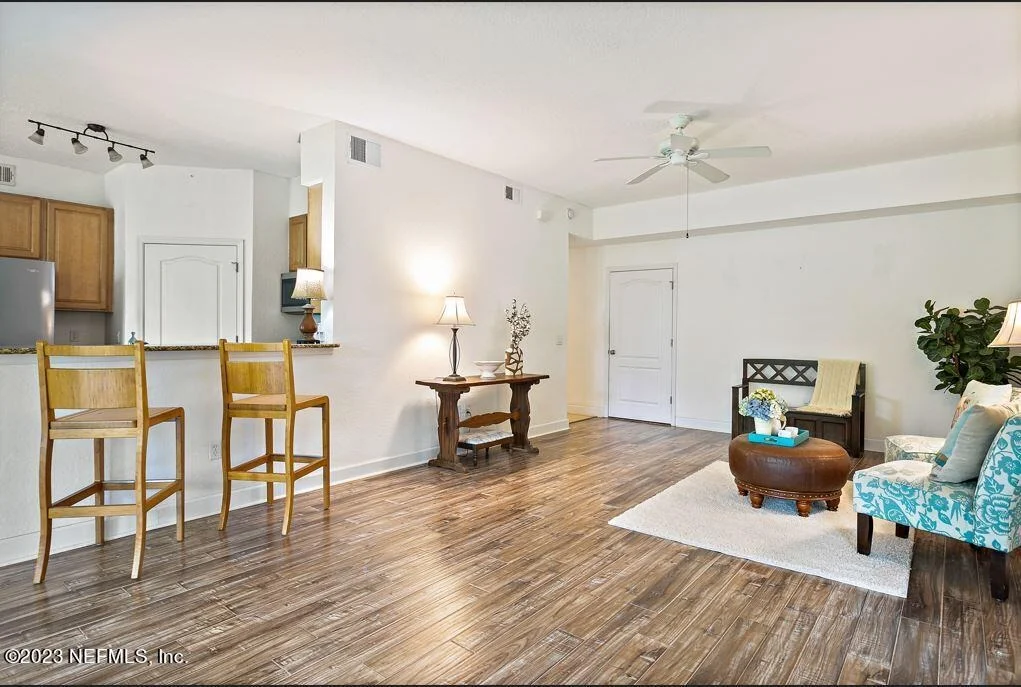 Photo of 641 SHORES Boulevard