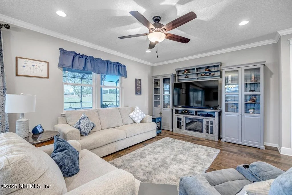 Photo of 139 EVENSHADE Way