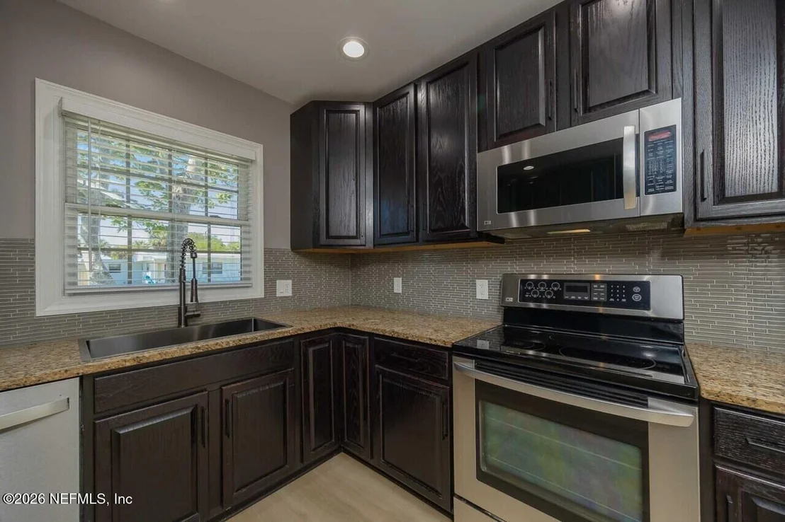 Photo of 310 ANDREAS Street
